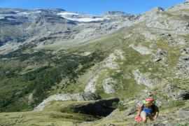 Marche d'approche pleine montagne avec vue sur la face nord du Mt Perdu ! - Pyrenees - Espagne